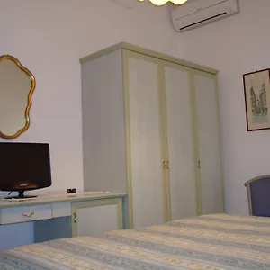 3* Hotel Rona
